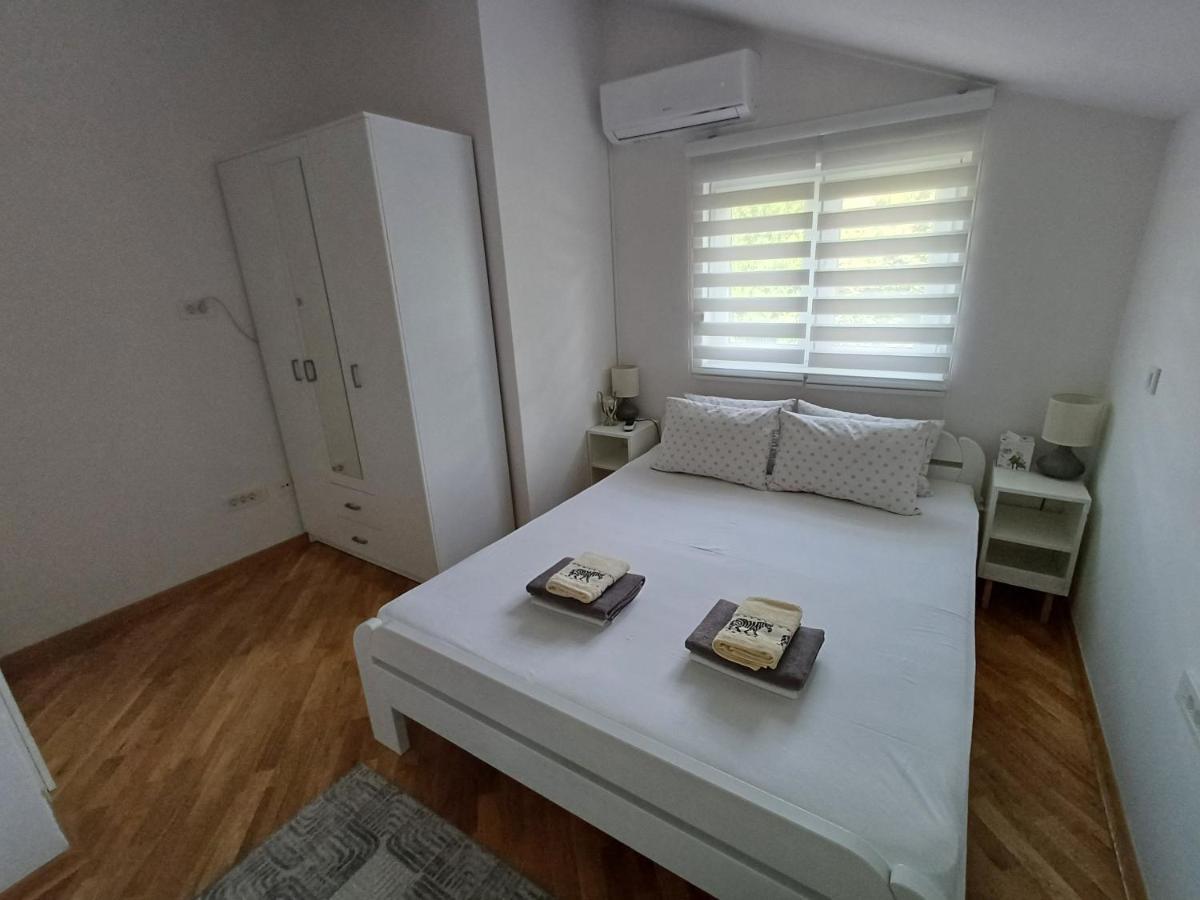 Villa Tamara With Garden And River View - Free Private Parking - Garage Mostar Exterior photo